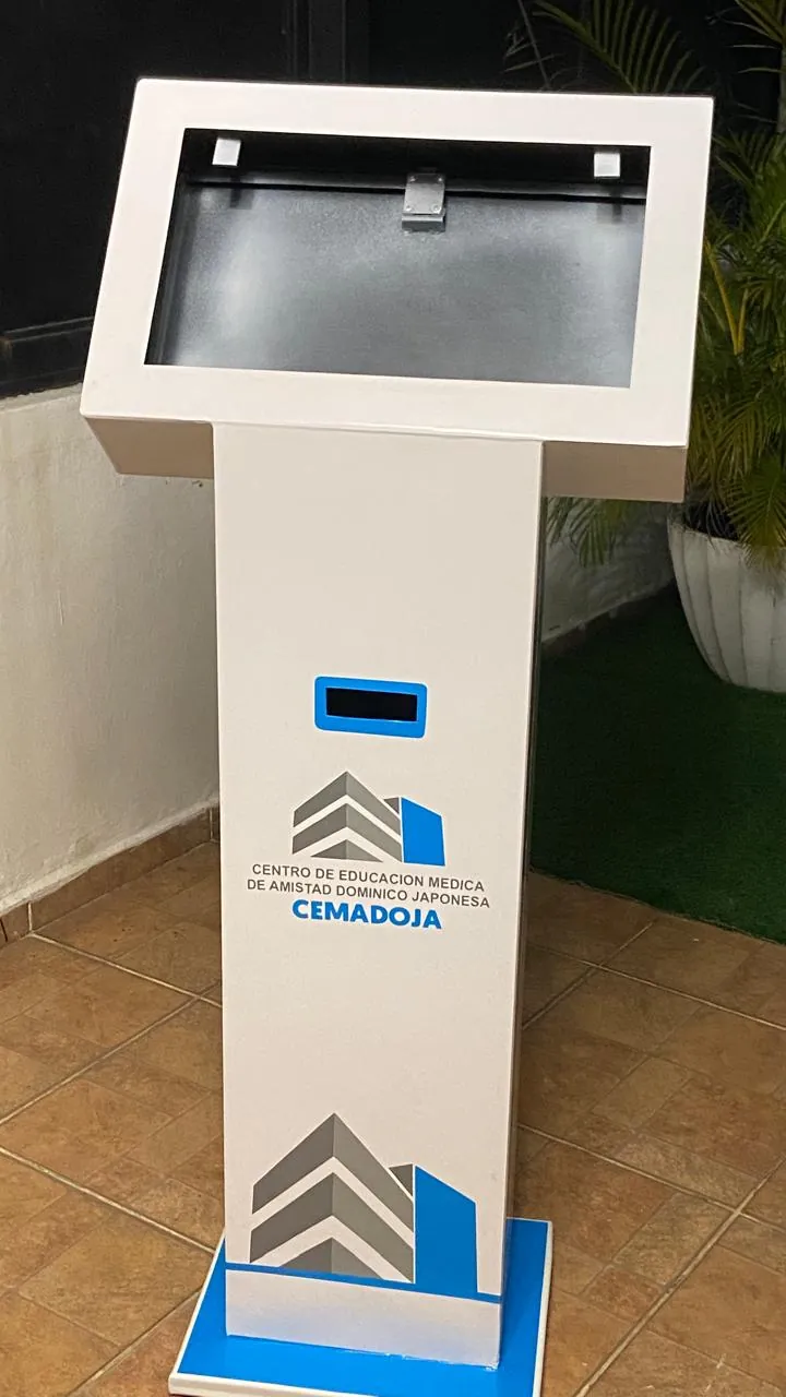 Kiosco de turnos con identificación de CEMADOJA en centro hospitalario